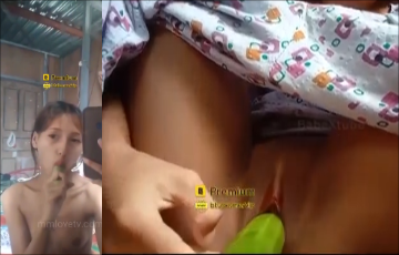 သခွားသီးနဲ့ အာသာဖြေနေတဲ့ မြန်မာမလေး — XBurma Myanmar video preview