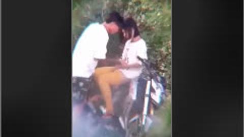 ဆိုင်ကယ်ပေါမှာဖုတ် — LeakMM Myanmar video preview