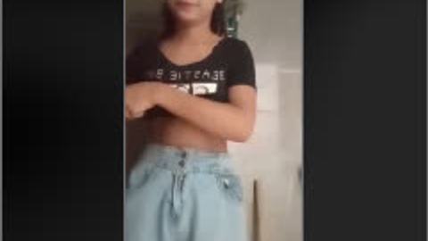 ပူစီအလန်းလေးရေချိုး(၁) — XBurma Myanmar video preview