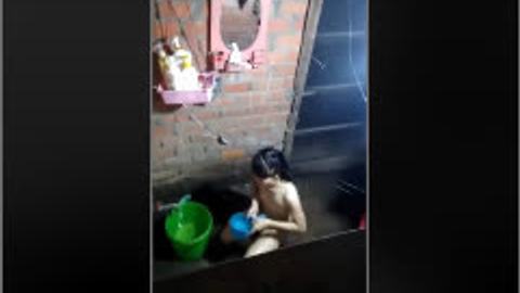 ရေချိုးနေတဲ့အငုံးလေး — LeakMM Myanmar video preview