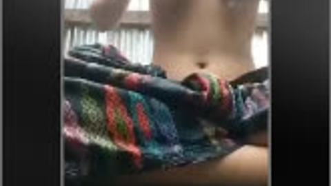 ရေချိုးရင်းဖင်ကုန်းပြ — XBurma Myanmar video preview