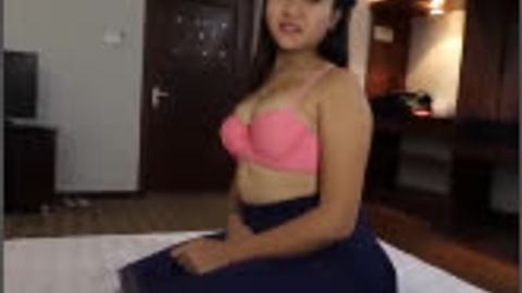 အဖြူကောင်ဖုတ်တဲ့အလန်းလေး(၁) — LeakMM Myanmar video preview