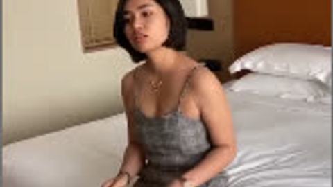အဖြူကောင်ဖုတ်တဲ့အလန်းလေး video preview