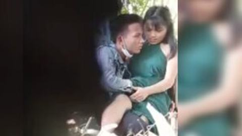 မမစိမ်းကိုမြောင်းနှိုက်နေတာလေး — LeakMM Myanmar video preview