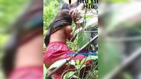 တောထဲမှာဆော်လေးကိုပုလွေမှုတ်ခိုင်းနေတာလေး — XBurma Myanmar video preview