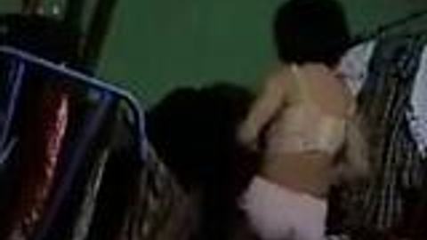 စော်လေးအဝတ်လဲချောင်းရိုက်လေး — LeakMM Myanmar video preview