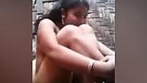 ဒါမျိုးလေးတွေလဲစားလို့ကောင်းတယ် — XBurma Myanmar video preview