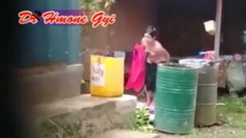 ရေချိုးချောင်းရိုက်လေး — LeakMM Myanmar video preview