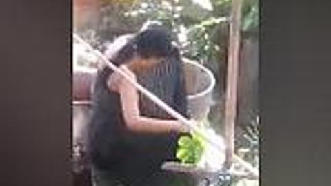 မြန်မာမလေးရေချိုးချောင်းရိုက်ဂလု — LeakMM Myanmar video preview
