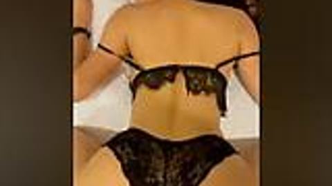 Only Fans ကစော်လေးကိုစားတာလန်ထွက်နေတာဘဲ video preview