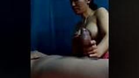 ဆေးထိုးထားတဲ့ဒုတ်ကိုစားပြီးပျော်နေသူလေး — XBurma Myanmar video preview
