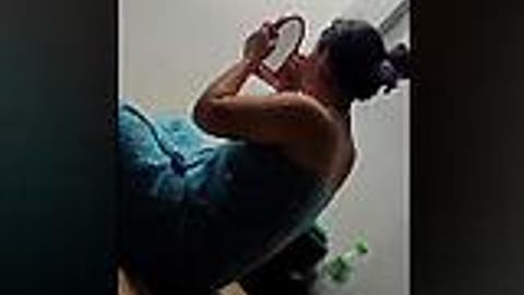 ထိုင်းရောက်နေတဲ့ကရင်မလေးကိုစား — XBurma Myanmar video preview