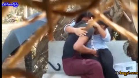 ဘာတွေနှိုက်နေတာလဲမသိ ချောင်းရိုက် — LeakMM Myanmar video preview