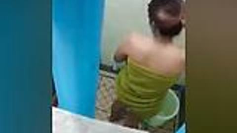 ရေချိုးအလန်းကြီးတွေ ချောင်းရိုက် — LeakMM Myanmar video preview