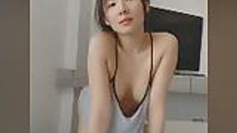 ချစ်စရာပိပိလေးရေချိုးပြ video preview