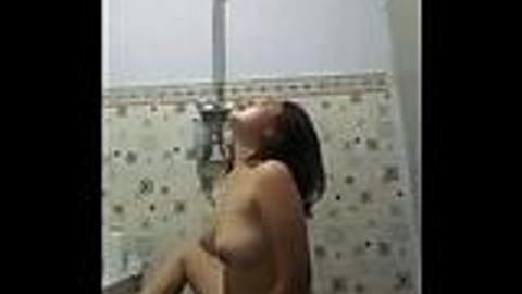 ဘဲကိုရေချိုးရင်းထန်ပြတဲ့ အကိတ်မ — LeakMM Myanmar video preview