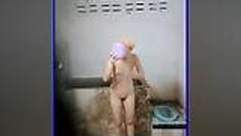 ရေချိုးနေတဲ့အလန်းလေး ချောင်းရိုက် — LeakMM Myanmar video preview