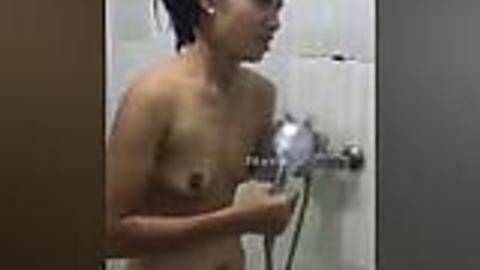 ဟော်တည်မှာလိုက်ကုန်းတဲ့မြန်မာမလေးအသံလေးနားထောင် — XBurma Myanmar video preview
