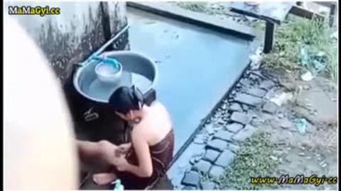ရေချိုးချောင်းရိုက်လေးများဂလု — LeakMM Myanmar video preview