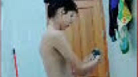 မှန်ကြောင်မလေးရေချိုး — XBurma Myanmar video preview