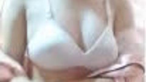 ဖြူဖြူဖွေးဖွေးအကိတ်ပိပိလေး — XBurma Myanmar video preview
