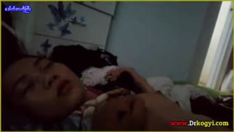 မိန်းမအိပ်နေတာကိုကပ်တိုးလေးစား — XBurma Myanmar video preview