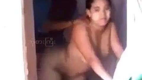 သနပ်ခါးလေးနဲ့ကုန်းတာ — LeakMM Myanmar video preview
