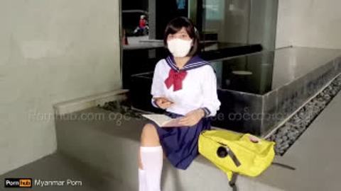 ဂျပန်မှာကျောင်းတက်တဲ့ မြမြ video preview