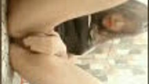 Moe Thandar Nwe ဆိုတဲ့ပိပိသန့်သန့်လေးလိုက်တယ် #2 video preview
