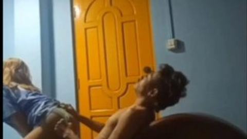 Sex chair ပေါ်က မောင်နှံနှစ်ဖော်သိုင်းကွက်များ — LeakMM Myanmar video preview