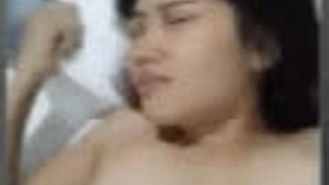 ဘဲကြီးက ဟော်တည်မှာအမုန်းဆွဲတာ — XBurma Myanmar video preview