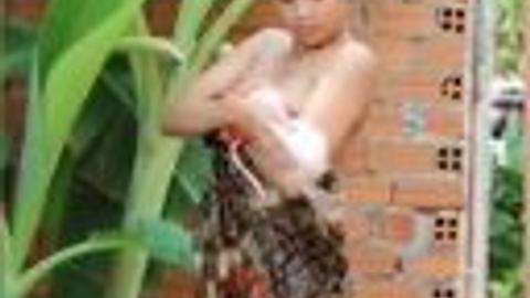 ရေချိုးကိုယ်တိုင်ရိုက်လေး — LeakMM Myanmar video preview