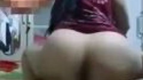 မြင်းစီးတဲ့အန်တီကြီး — LeakMM Myanmar video preview