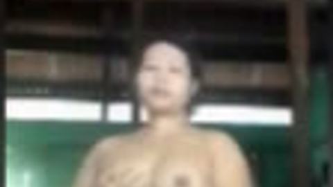 အပျိုကြီးမမအကိတ်ကြီး လန်ထွက် — XBurma Myanmar video preview