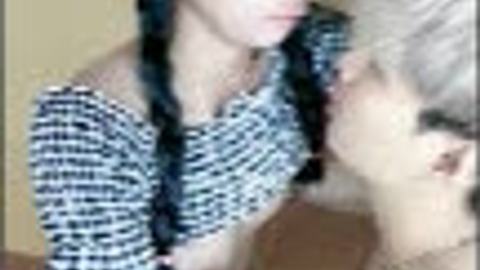 မြန်မာမလေးတွေ အုပ်စုလိုက် ဖောင်းဒိုင်းလေးထပ်လာပါပြီ $ 1 — XBurma Myanmar video preview