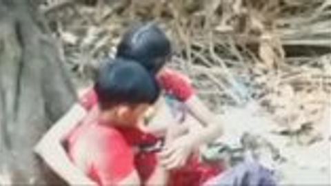 သနားလို့နို့ပေးကိုင် အဖုတ်ပါရန်ရှာတဲ့သူကြီး — LeakMM Myanmar video preview