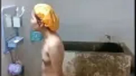 ရေချိုးချောင်းရိုက် (၆၁) — LeakMM Myanmar video preview