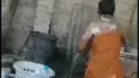ရေချိုးနေတုန်း ခိုးရိုက်သွားတာ — LeakMM Myanmar video preview