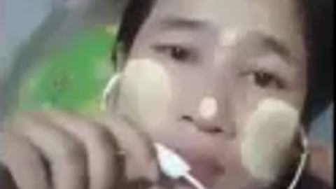 Sex chat တဲ့ မမ — LeakMM Myanmar video preview