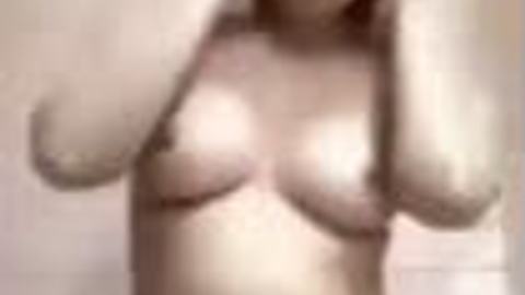 ရေချိုးရင်းထန်တဲ့အကိတ်လေး — XBurma Myanmar video preview