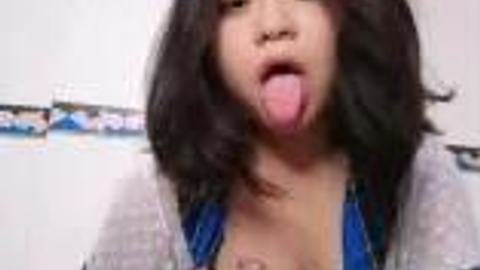 သောက်ရမ်းထန်တဲ့ ဖက်တီးမလေး — LeakMM Myanmar video preview