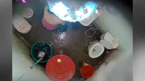 ရေချိုးခန်းအပေါ်ကနေခိုးရိုက်ထားတာလေး — LeakMM Myanmar video preview