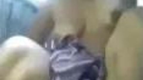 အိမ်သာထဲမှာ ပွတ်ပြတဲ့ မမ — LeakMM Myanmar video preview