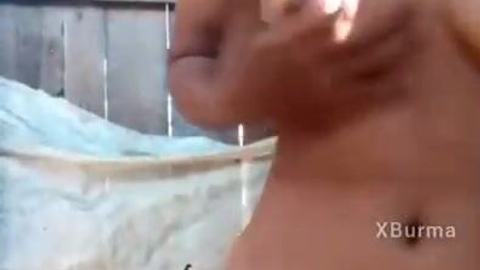 အိမ်သာထဲထန်ပြတဲ့ အညာသူမ — XBurma Myanmar video preview