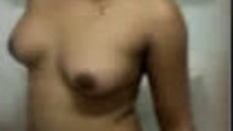 မြန်မာရေချိုးချောင်းရိုက်လေး video preview