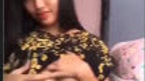 ဒုတ်ငတ်နေတဲ့စော်အလန်းလေး — XBurma Myanmar video preview