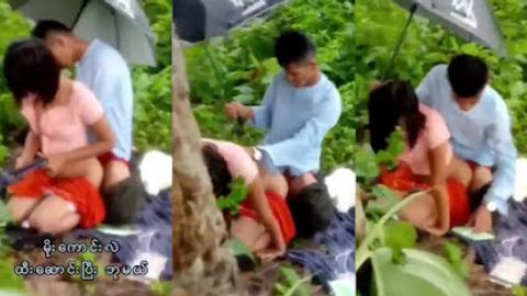 မိုးကောင်းလဲ ထီးဆောင်းပြီး ဘုမယ် video preview
