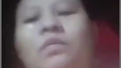 အပျက်စီးသေးဘူးနော် အန်တီကြီးစောက်ဖုတ် — XBurma Myanmar video preview