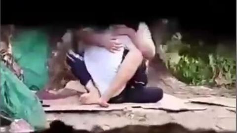 သစ်ပင်အောက်မှာခွဆွဲလေး ချောင်း video preview