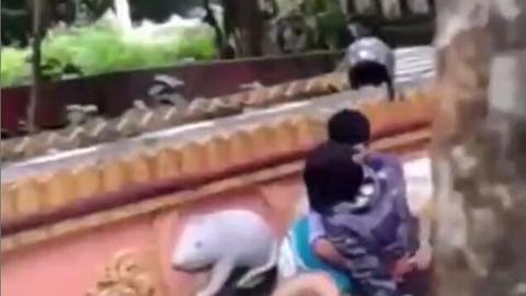 လိုးဖို့နေရာ မရှိကြတော့ဘူး video preview